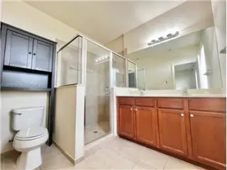 Propiedad en alquiler con 4 dormitorios y 3 baños en Miami