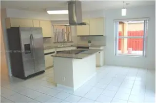 Propiedad en alquiler con 3 dormitorios y 2 baños en Miami