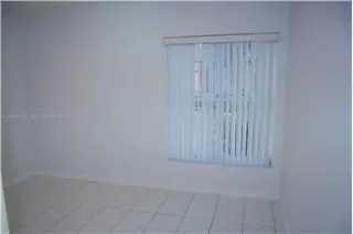 Propiedad en alquiler con 3 dormitorios y 2 baños en Miami