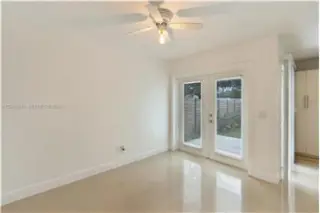 Propiedad en alquiler con 3 dormitorios y 2.5 baños en Miami