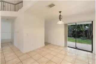 Propiedad en alquiler con 3 dormitorios y 2.5 baños en Miami