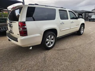 Chevrolet Suburban 2008