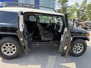 Toyota FJ Cruiser 2013