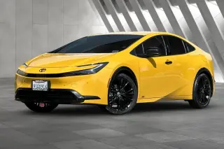 Toyota Prius 2025 AWD Nightshade 4p Hatchback
