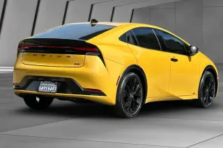 Toyota Prius 2025 AWD Nightshade 4p Hatchback