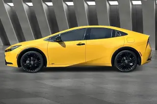 Toyota Prius 2025 AWD Nightshade 4p Hatchback