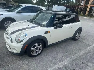 MINI Cooper 2011 Base 2p Hatchback