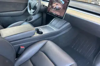 Tesla Model Y 2022 AWD Performance 4p Crossover