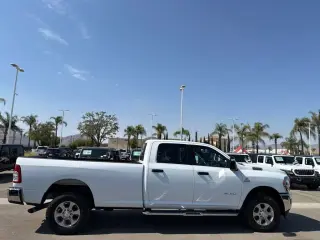 Ram 2500 2024 4x4 Big Horn 4p. Cabina Extendida 8 ft. Camioneta Pesada
