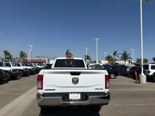 Ram 2500 2024 4x4 Big Horn 4p. Cabina Extendida 8 ft. Camioneta Pesada