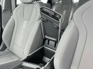 Hyundai ELANTRA 2024 SEL 4p Sedan