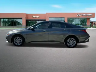 Hyundai ELANTRA 2024 SEL 4p Sedan