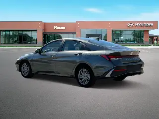 Hyundai ELANTRA 2024 SEL 4p Sedan
