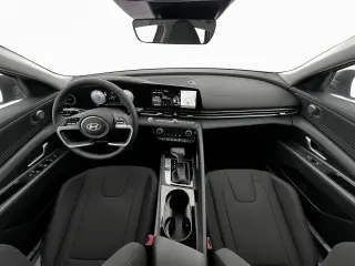 Hyundai ELANTRA 2025 SEL Confort 4p Sedan