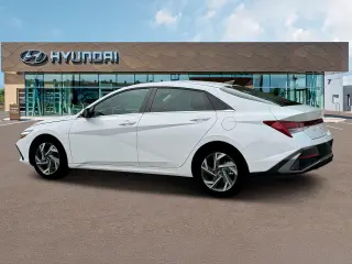 Hyundai ELANTRA 2025 SEL Confort 4p Sedan