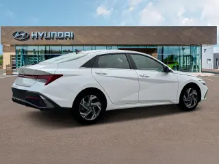 Hyundai ELANTRA 2025 SEL Confort 4p Sedan