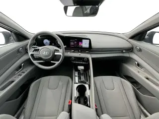 Hyundai ELANTRA 2025 SEL Confort 4p Sedan