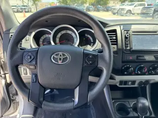 Toyota Tacoma 2015 4x2 Base 4dr Access Cab 6.1 ft SB 5M