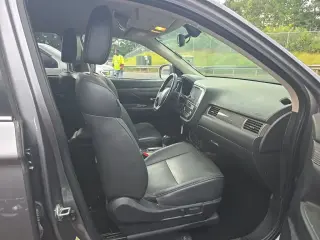 Mitsubishi Outlander 2019 4x4 LE 4p SUV