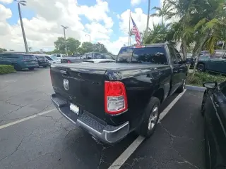 Ram 1500 2019 4x2 Big Horn 4p Quad Cab 6,4 pies SB Camioneta