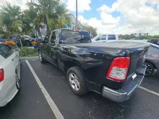 Ram 1500 2019 4x2 Big Horn 4p Quad Cab 6,4 pies SB Camioneta