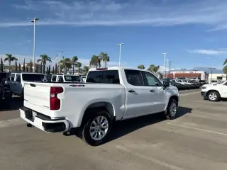 Chevrolet Silverado 1500 2025 4x4 Custom 4p Cabina de Tripulante 5.8 ft. SB
