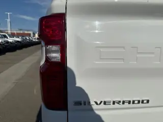 Chevrolet Silverado 1500 2025 4x4 Custom 4p Cabina de Tripulante 5.8 ft. SB