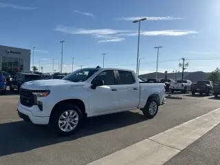 Chevrolet Silverado 1500 2025 4x4 Custom 4p Cabina de Tripulante 5.8 ft. SB