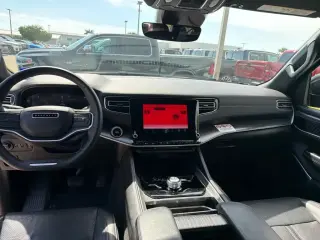 Jeep Wagoneer L 2024 4x4 Serie II SUV de 4 puertas
