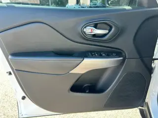 Jeep Cherokee 2021 Latitude Lux 4p SUV