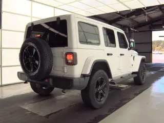 Jeep Wrangler 2023 4x4 Sahara SUV 4p