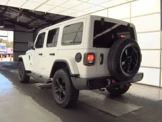 Jeep Wrangler 2023 4x4 Sahara SUV 4p