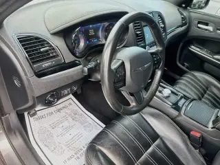 Chrysler 300 2019 AWD S 4p Sedan