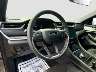 Jeep Grand Cherokee L 2025 4x2 Laredo 4p SUV