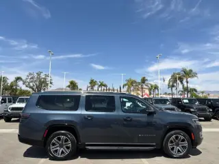 Jeep Wagoneer L 2024 4x2 Serie II 4p SUV
