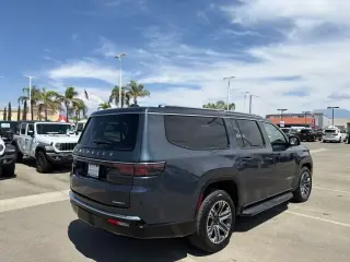 Jeep Wagoneer L 2024 4x2 Serie II 4p SUV