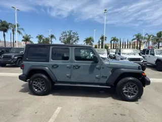 Jeep Wrangler 2025 4x4 Sport 4p SUV