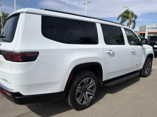Jeep Wagoneer L 2024 4x2 Serie II SUV 4p.