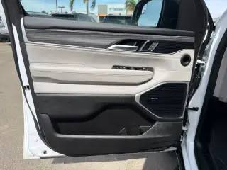 Jeep Wagoneer L 2024 4x2 Serie II SUV 4p.