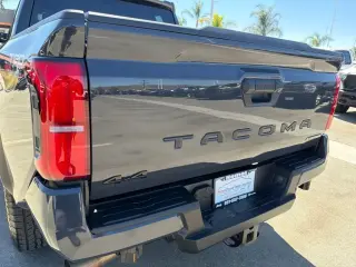 Toyota Tacoma 2025 4x4 TRD Sport HV 4p Doble Cabina 5.0 ft CB