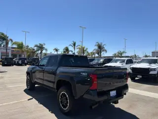 Toyota Tacoma 2025 4x4 TRD Sport HV 4p Doble Cabina 5.0 ft CB