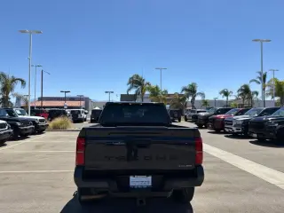 Toyota Tacoma 2025 4x4 TRD Sport HV 4p Doble Cabina 5.0 ft CB