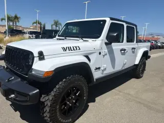 Jeep Gladiator 2025 4x4 Big Bear 4dr Crew Cab 5.0 ft. SB