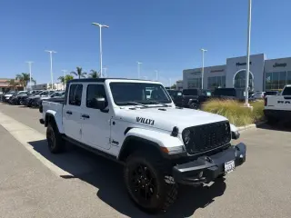 Jeep Gladiator 2025 4x4 Big Bear 4dr Crew Cab 5.0 ft. SB