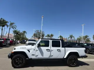 Jeep Gladiator 2025 4x4 Big Bear 4dr Crew Cab 5.0 ft. SB