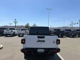 Jeep Gladiator 2025 4x4 Big Bear 4dr Crew Cab 5.0 ft. SB