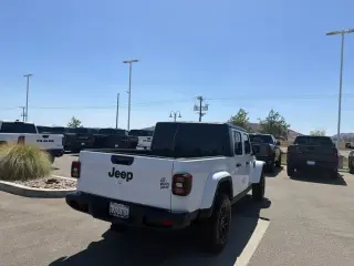 Jeep Gladiator 2025 4x4 Big Bear 4dr Crew Cab 5.0 ft. SB