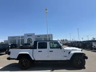 Jeep Gladiator 2025 4x4 Big Bear 4dr Crew Cab 5.0 ft. SB