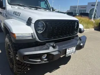 Jeep Gladiator 2025 4x4 Big Bear 4dr Crew Cab 5.0 ft. SB
