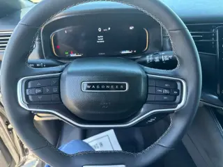 Jeep Wagoneer 2023 4x4 4p SUV